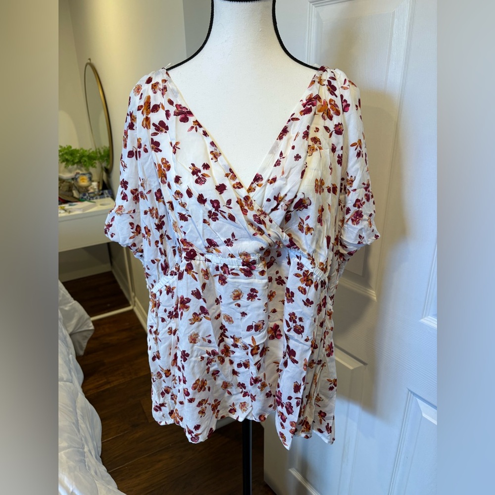 🌷Penningtons Floral Wrap-Style Balloon Sleeve Blouse 3X 3/$30